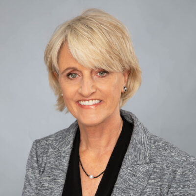Carolyn McClanahan headshot photo